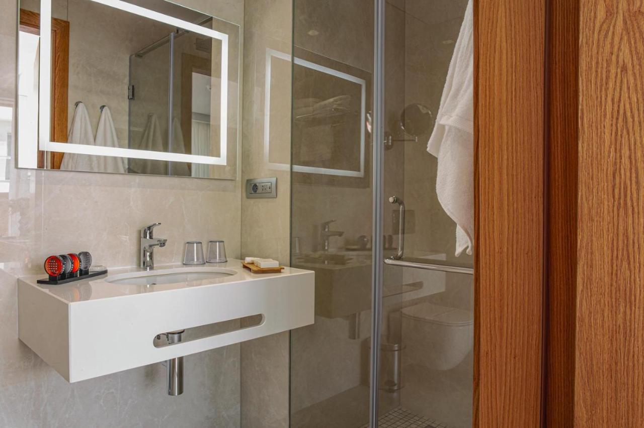 Amare Hotel Shëngjin Buitenkant foto